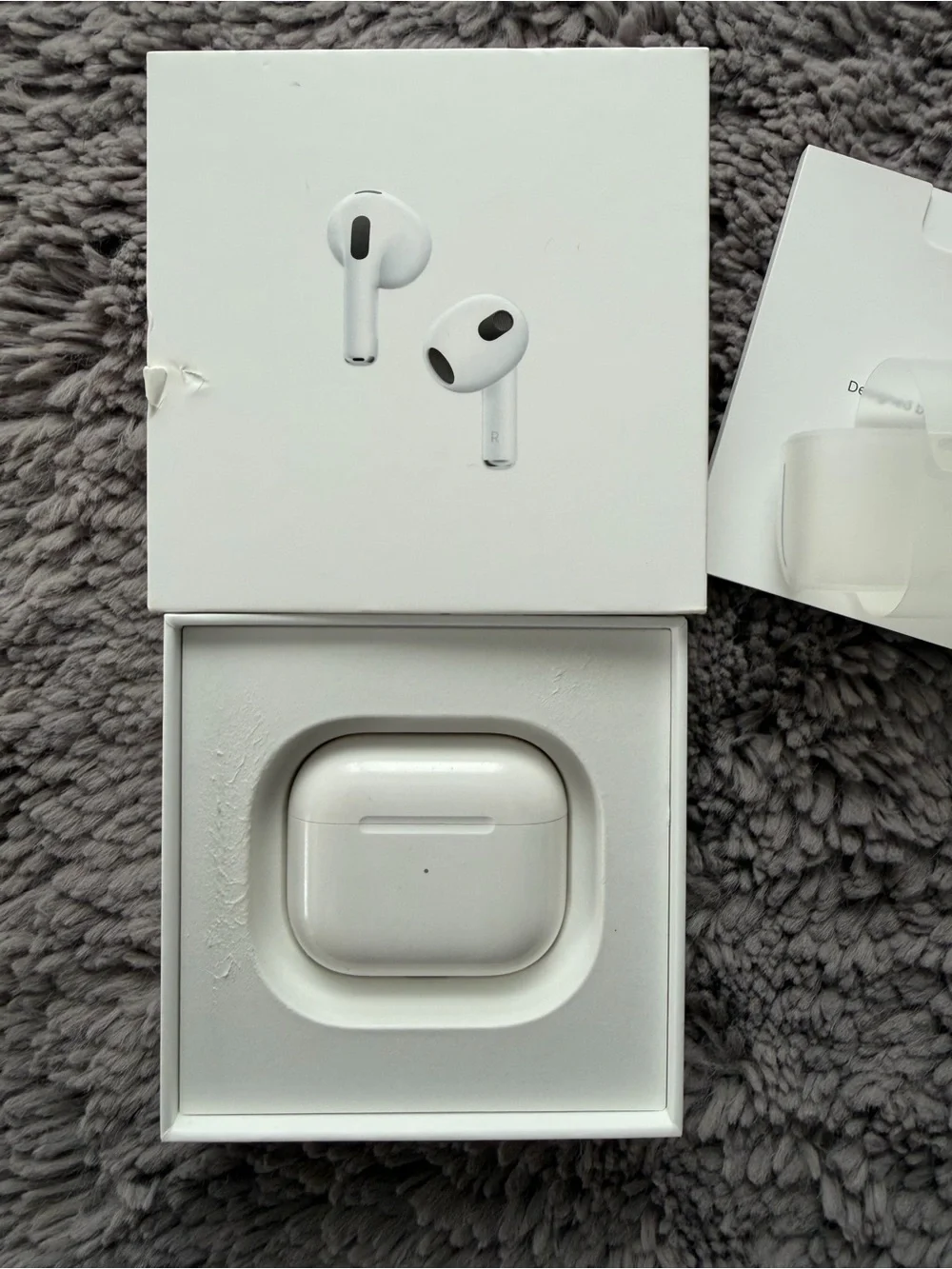 Apple White Wireless Earbuds with Charging Case